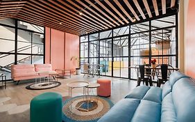 Sans Stay Caverna Gandaria City